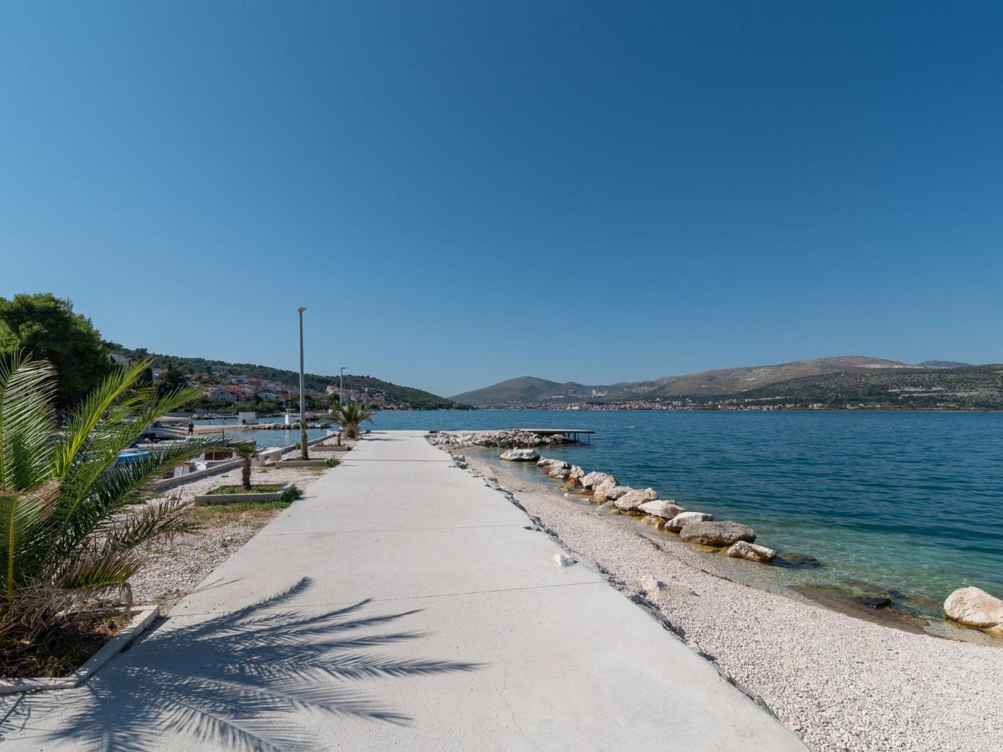 Apartment Mornar-5 By Interhome Trogir Exterior foto