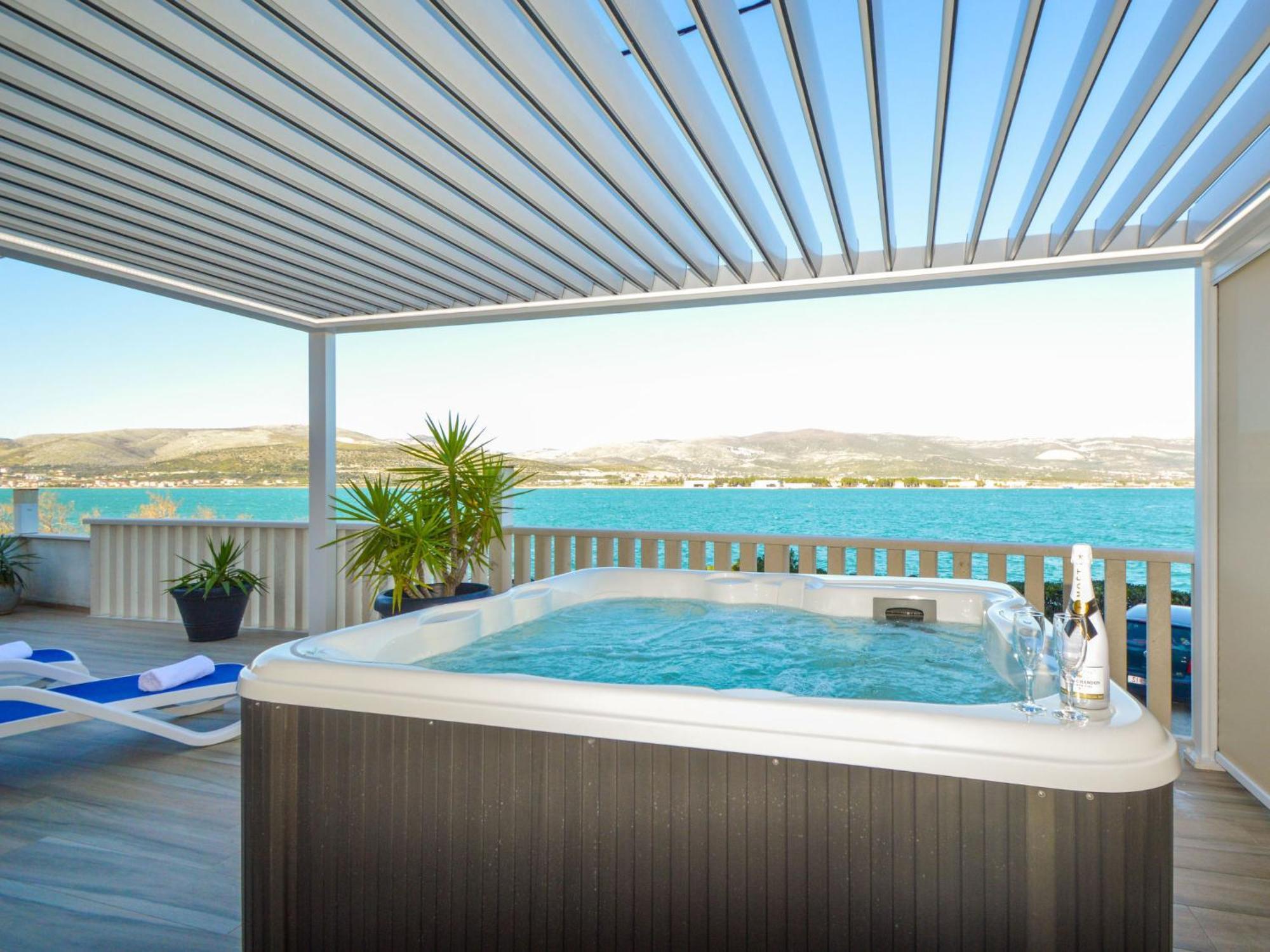 Apartment Mornar-5 By Interhome Trogir Exterior foto